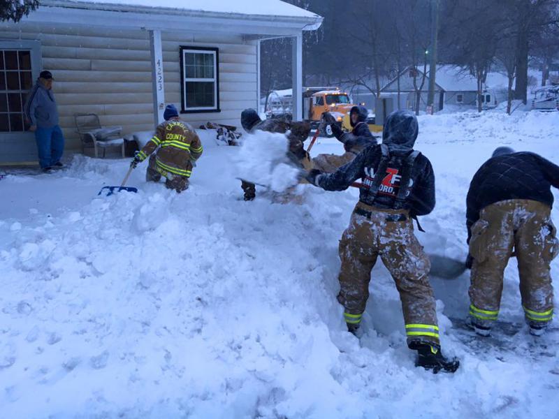 Jan 2016 Blizzard-Juniors Helping Neighbors